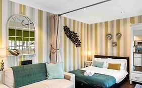Between Piers, The Stylish Studio Flat In Cannon Place
